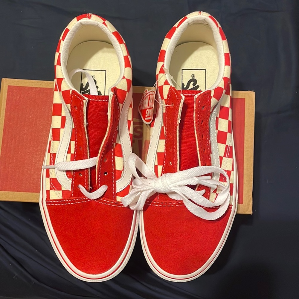 New checkered old school Vans
